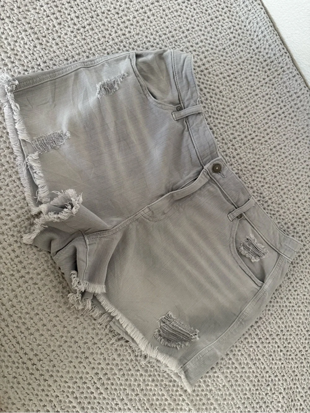 aerie Gray Distressed Denim Jean Shorts Women’s Size L